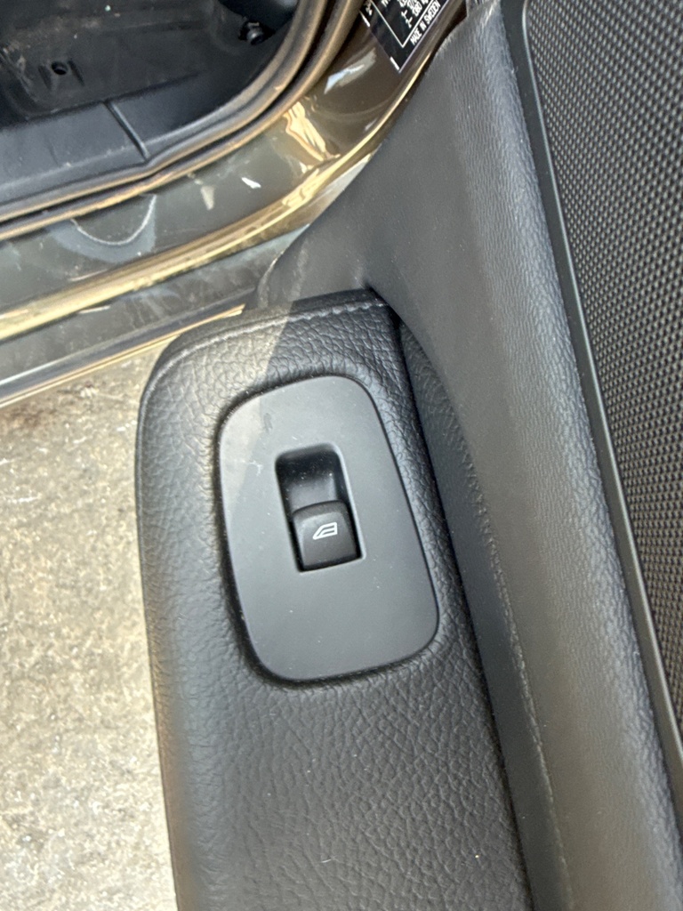 [EPE-105701] Pulsador elevalunas trasero derecho para Volvo V60 (2021)
