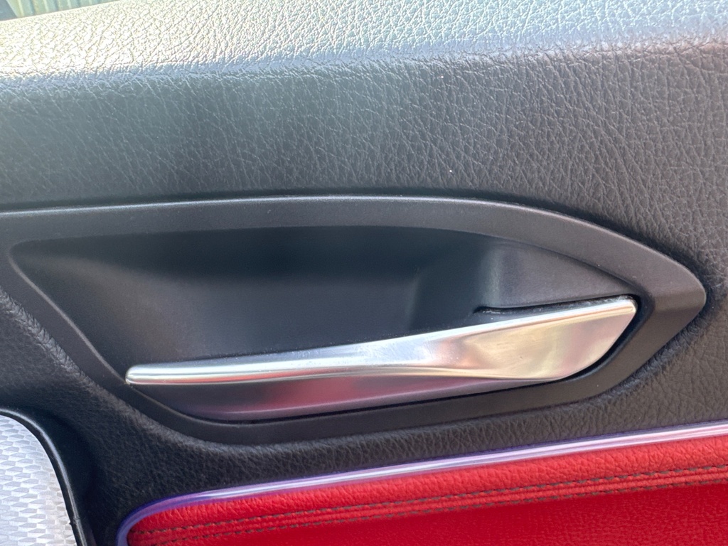 [EPE-105873] Tirador de puerta delantero interior derecho para BMW Serie 1 2014, color MINERALGRAU