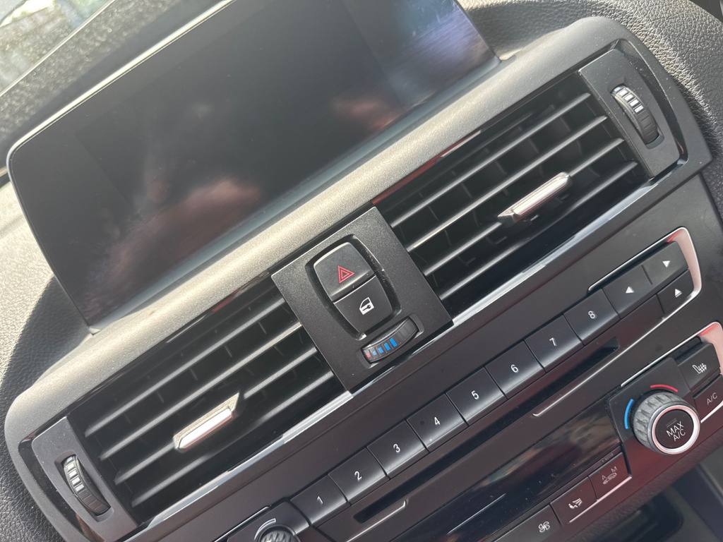 [EPE-105891] Salida de aire calefacción salpicadero BMW Serie 1 2.0 2014