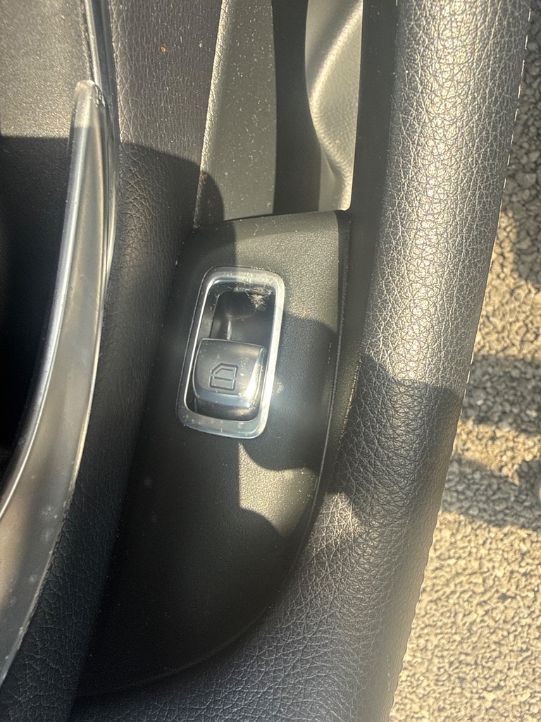 [EPE-106372] Interruptor elevalunas eléctrico trasero izquierdo 2017 Mercedes-Benz E-Class W213