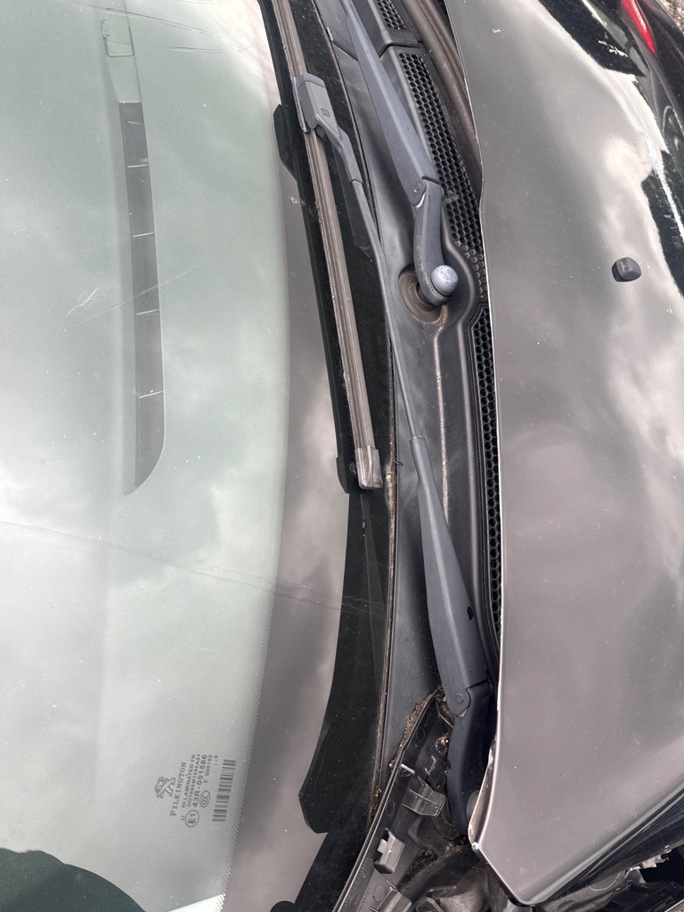 [EPE-107223] Motor de limpiaparabrisas delantero Peugeot 208 CA 2014 KTV BLACK
