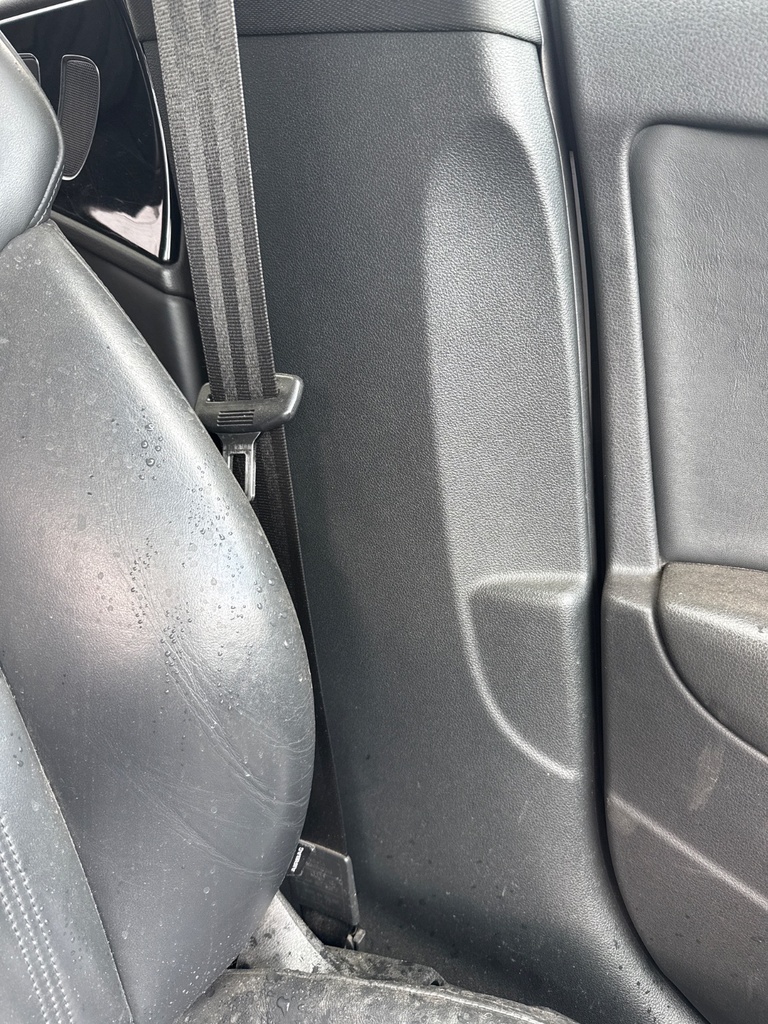 [EPE-107736] Embellecedor pilar B inferior izquierdo Audi A6 C7 2.0 TDI 130kW 177CV