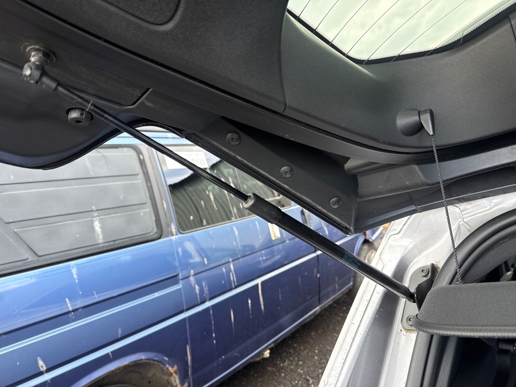 [EPE-107889] Amortiguador de portón trasero izquierdo DS 7 Crossback 2019