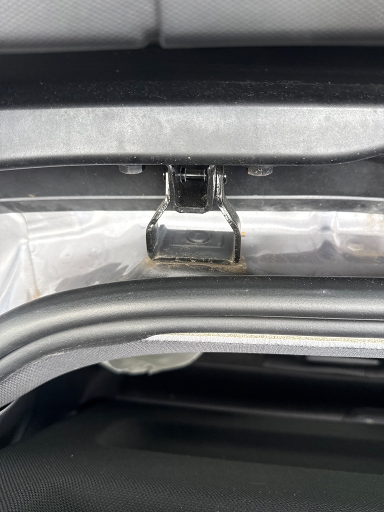 [EPE-107894] Bisagra portón trasero izquierda DS 7 Crossback 2019