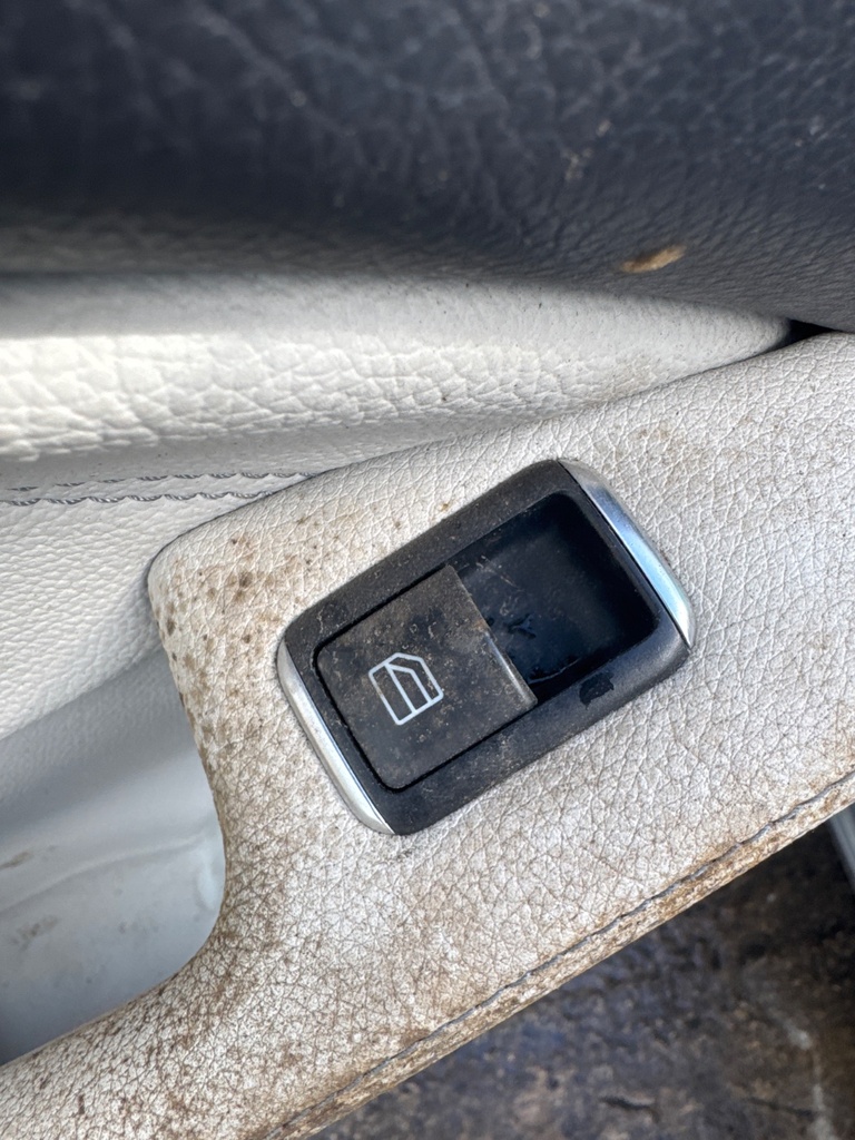 [EPE-108203] Interruptor de elevalunas eléctrico delantero izquierdo para Mercedes-Benz CLA Coupé 2016