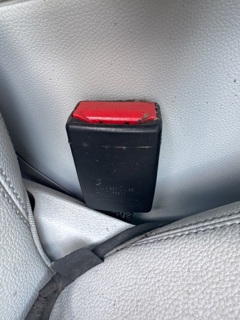 [EPE-108172] Interruptor de cinturón seguridad delantero derecho Mercedes-Benz CLA