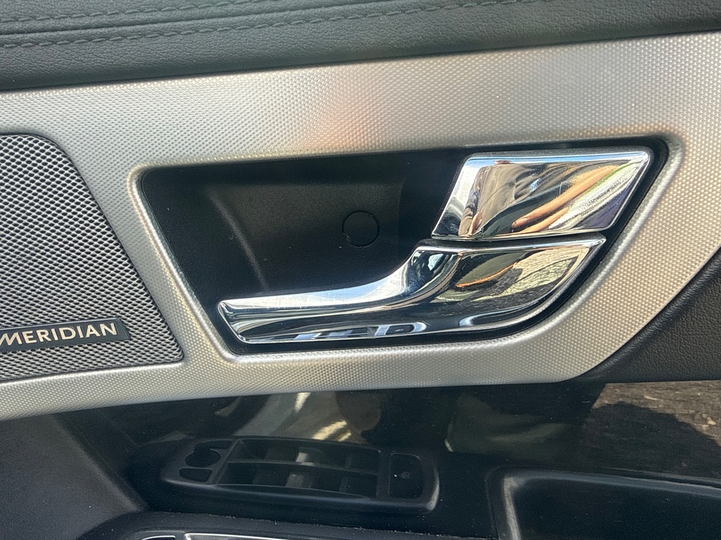 [EPE-109002] Tirador puerta delantera interior derecho 2014 Jaguar XF JBC2135 White
