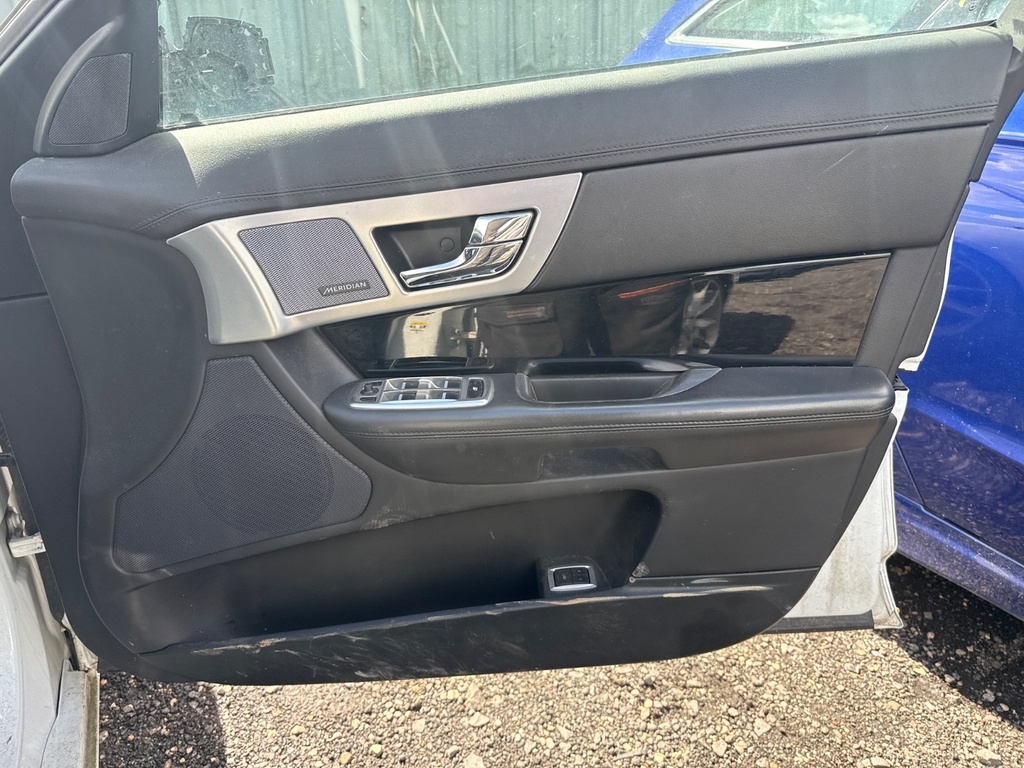 [EPE-109004] Altavoz revestimiento puerta delantera derecha Jaguar XF 2014 306DT