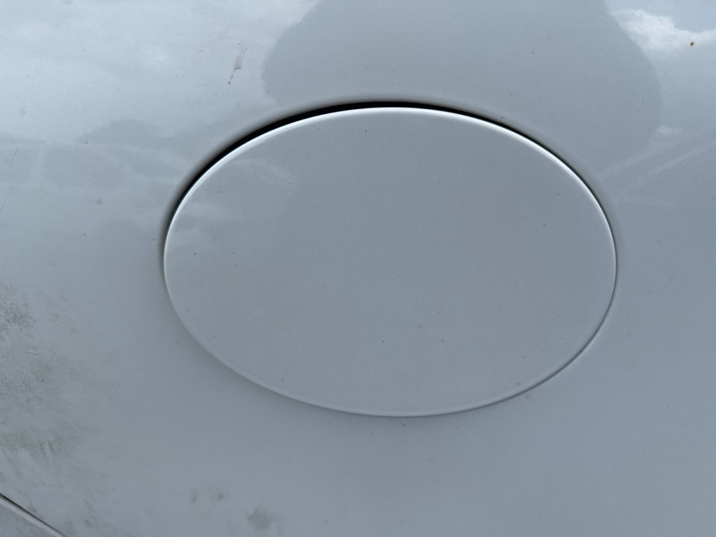 [EPE-109045] Tapa de combustible Jaguar XF 2014 Blanca JBC2135