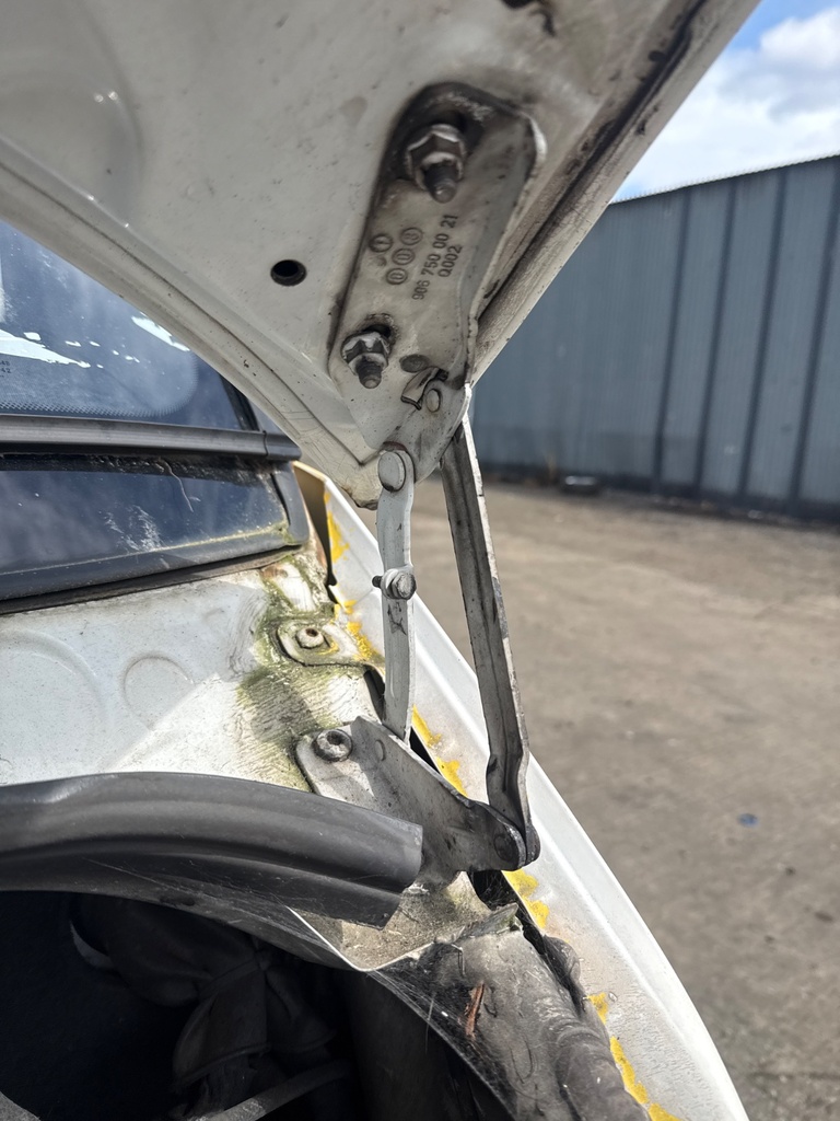 [EPE-109353] Bisagra del capó izquierda Mercedes-Benz Sprinter 2017