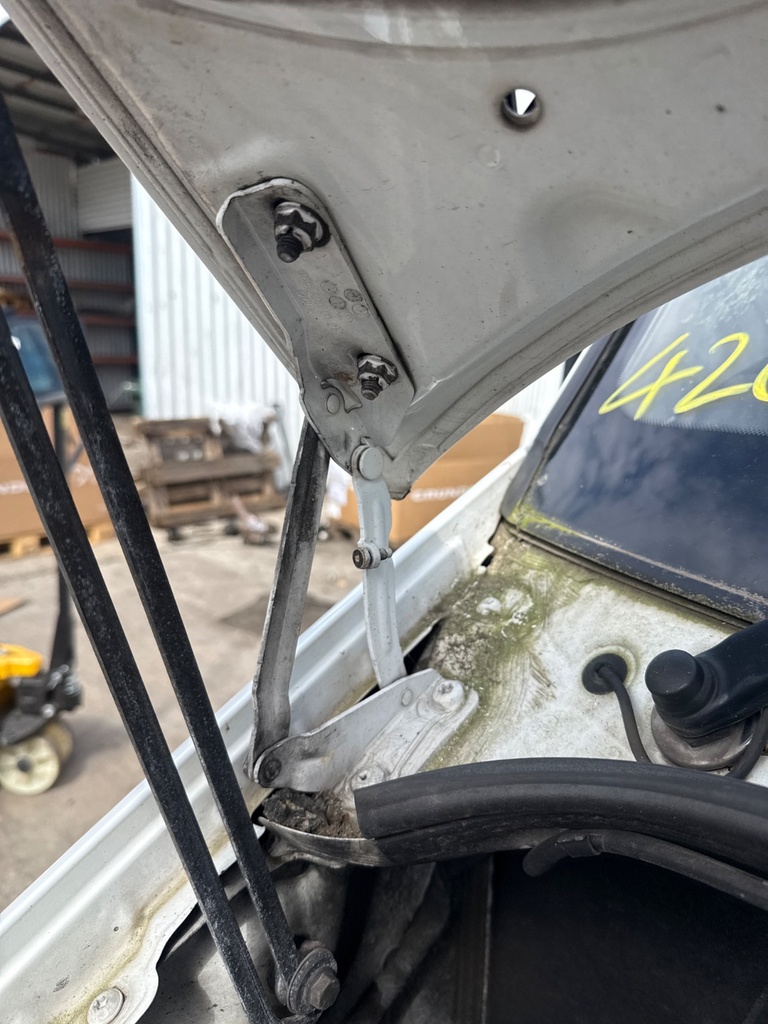[EPE-109354] Bisagra del capó RH Mercedes-Benz Sprinter 2017
