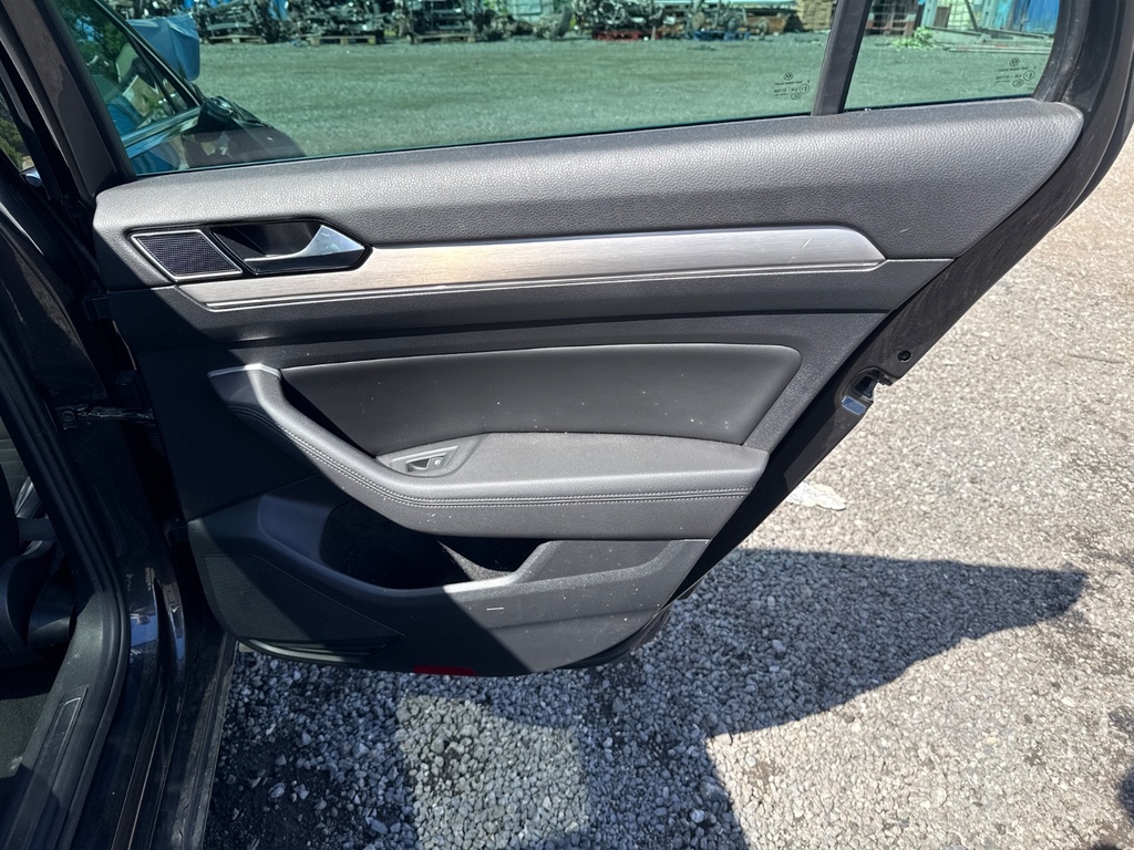 [EPE-109595] Altavoz de puerta trasero derecho VW Passat B7R 2017 DFCA
