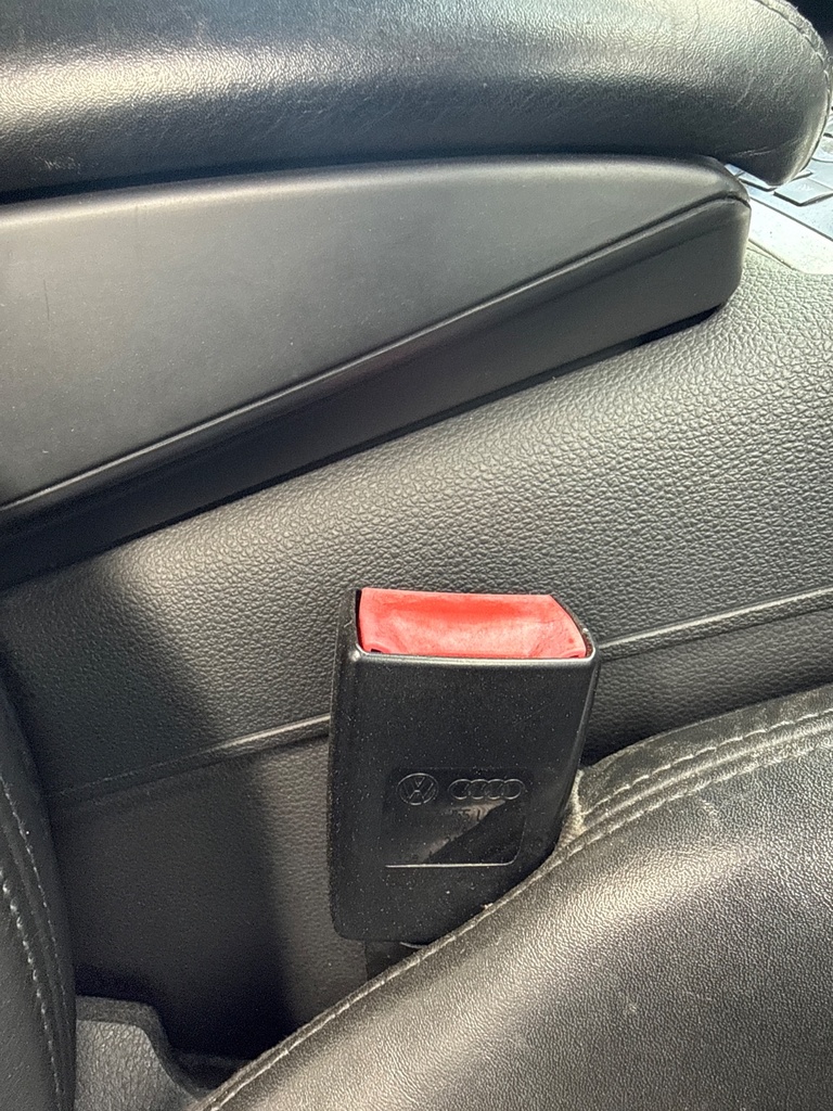 [EPE-109761] Interruptor de cinturón seguridad delantero derecho para Audi Q7 4L 3.0 TDI (CJGA) 2011