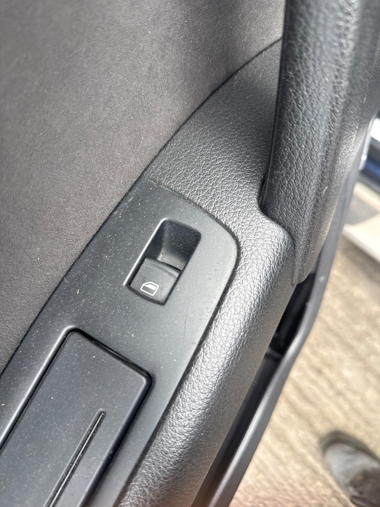 [EPE-109786] Interruptor elevalunas eléctrico trasero izquierdo para Audi Q7 4L 2011 (CJGA) 176kW/240CV