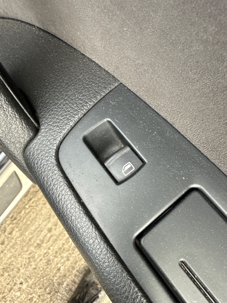 [EPE-109815] Pulsador elevalunas trasero derecho 2011 Audi Q7 4LB