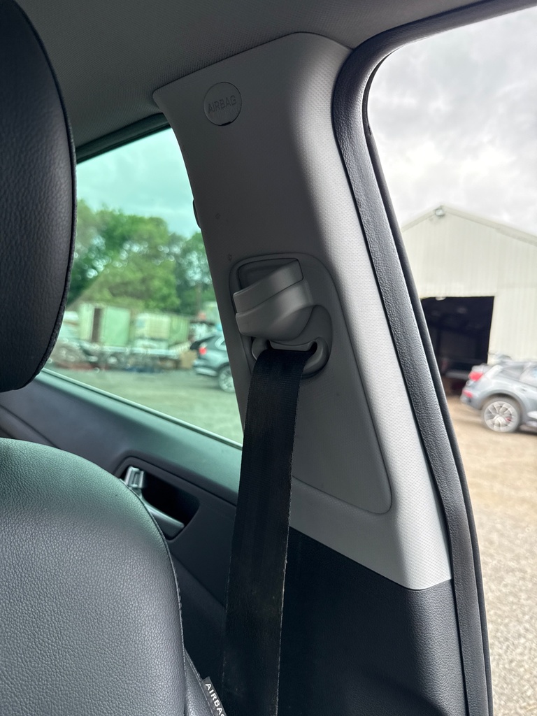 [EPE-109848] Embellecedor Pilar B Hyundai Tucson 1.7 CRDi 2015