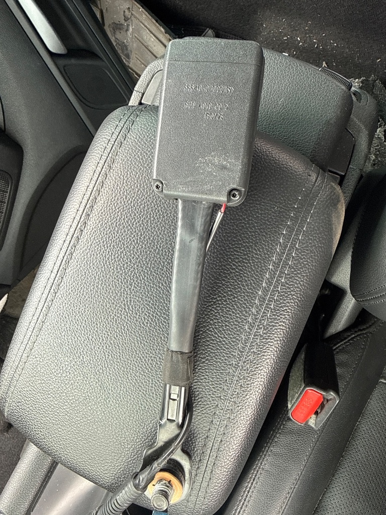 [EPE-109856] Interruptor de cinturón seguridad delantero derecho para HYUNDAI TUCSON 1.7 CRDi 2015