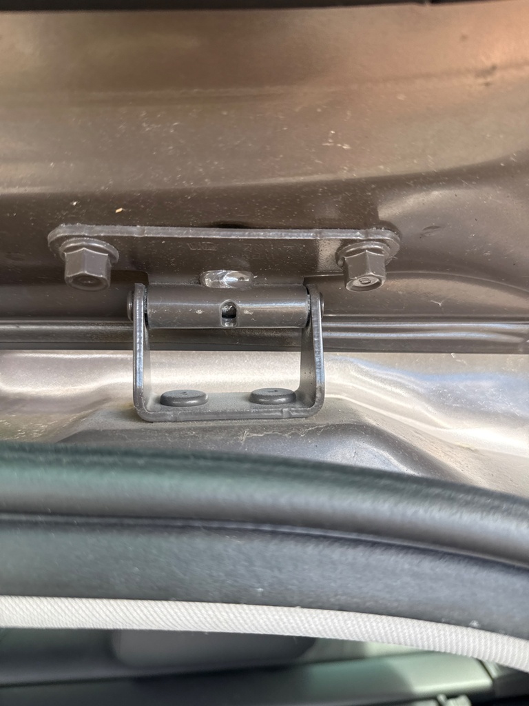 [EPE-109869] Bisagra portón trasero derecha para Hyundai Tucson 2015 - 2020
