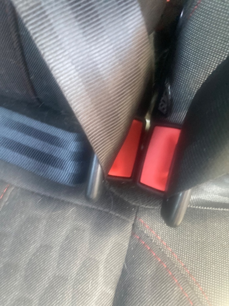 [EPE-109920] Cinturón de seguridad trasero Stalk Fila Central RH Ford Fiesta 1.0 EcoBoost 2016