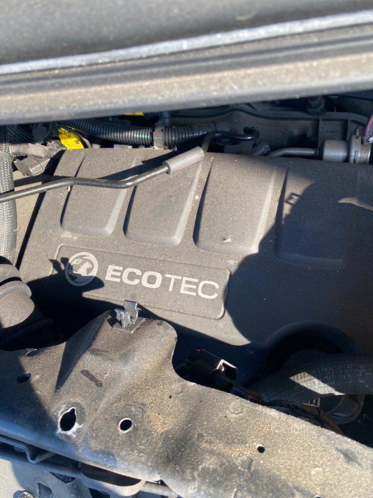 [EPE-110105] Tapa motor Opel Mokka 1.4 T A14NET LUJ 2015