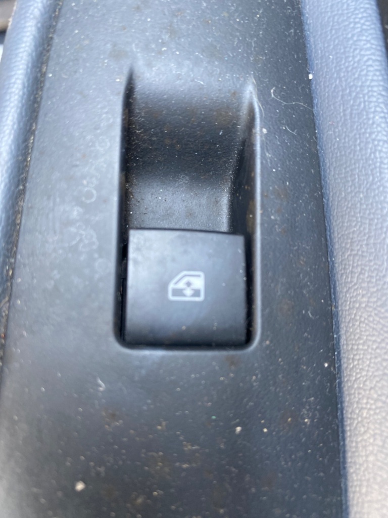 [EPE-110222] Pulsador elevalunas trasero derecho Opel Mokka 2015