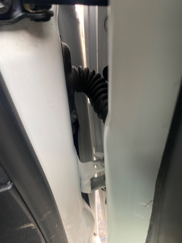 [EPE-110507] Arnés de cables puerta delantera derecha Peugeot 208 2018 EWP White