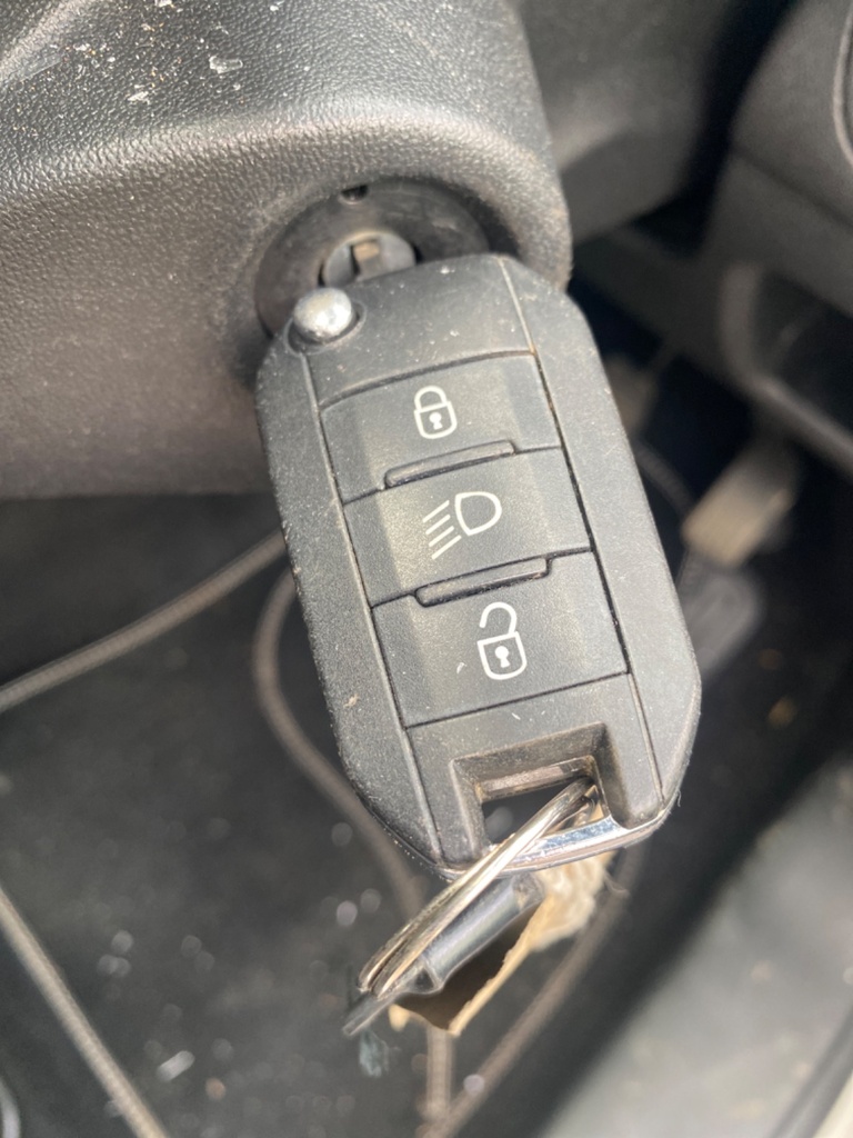 [EPE-110508] Llave de contacto Peugeot 208 1.2 PureTech 2018 61kW 82cv