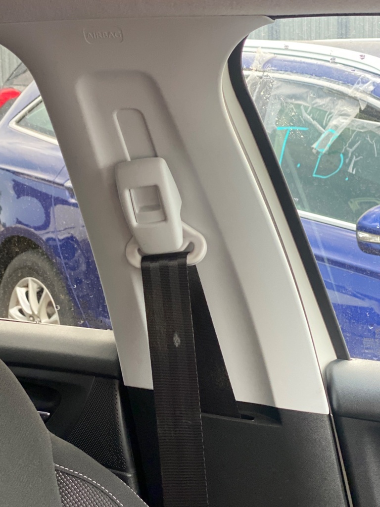[EPE-110517] Embellecedor Pilar B Peugeot 208 1.2 PureTech 2018