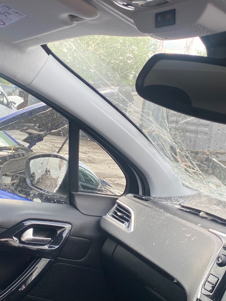 [EPE-110515] Pilar A 2018 Peugeot 208 1.2 PureTech