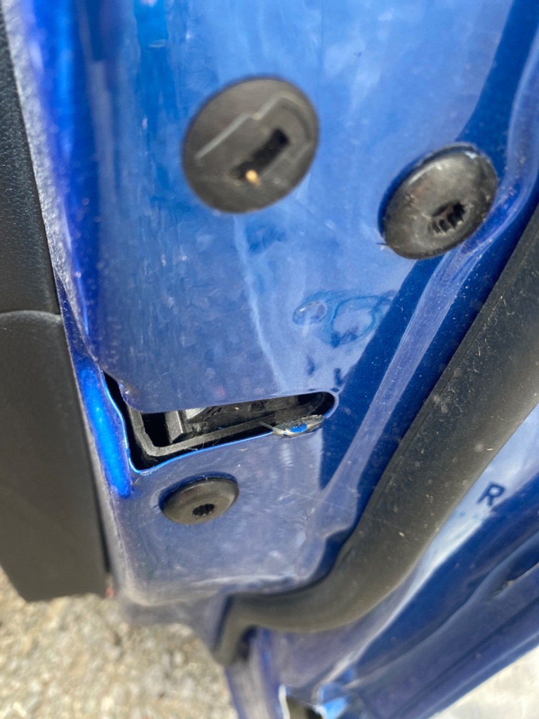 [EPE-110637] Solenoide de cierre centralizado puerta delantera derecha para Skoda Karoq 2021