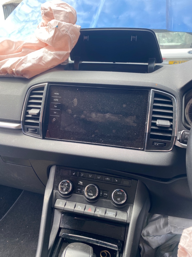 [EPE-110658] Salida de aire calefacción salpicadero Skoda Karoq 1.5 TSI 2021