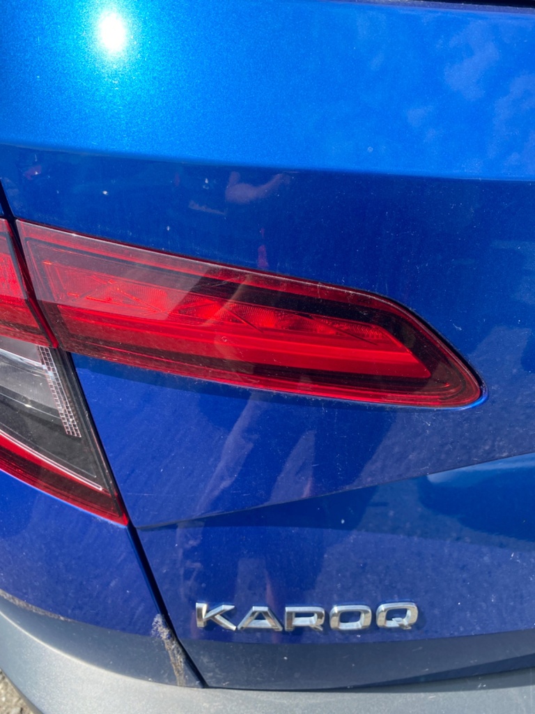 [EPE-110674] Piloto de portón trasero izquierdo 2021 Skoda Karoq