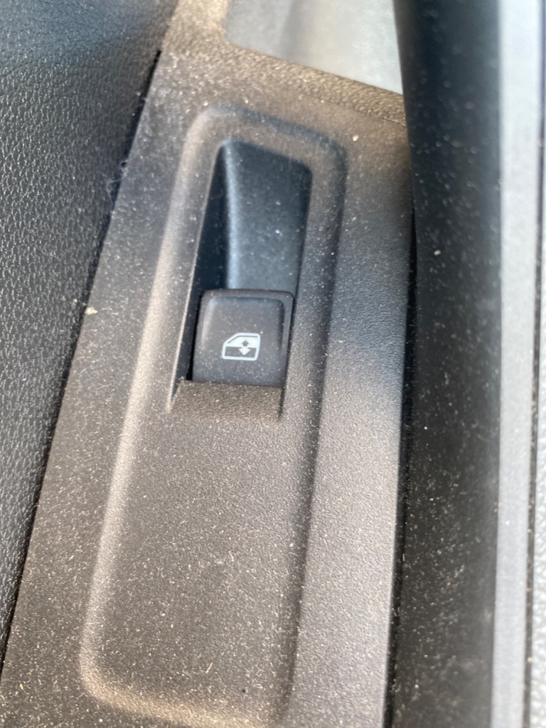 [EPE-110699] Interruptor elevalunas trasero izquierdo Skoda Karoq 2021 DPCA/DPC 110kW (150CV) Blue