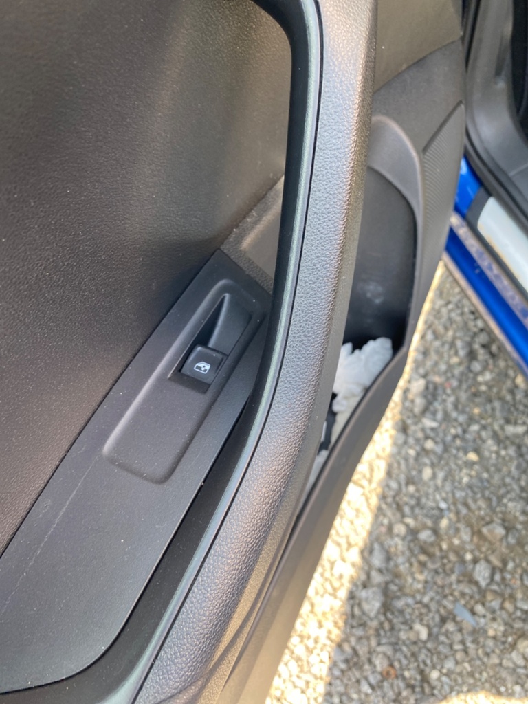 [EPE-110704] Motor regulador de cristal puerta delantera izquierda Skoda Karoq 2021