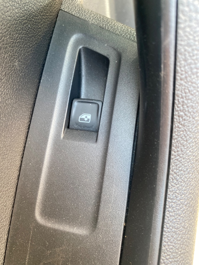 [EPE-110709] Interruptor de elevalunas eléctrico delantero izquierdo para Skoda Karoq 2021