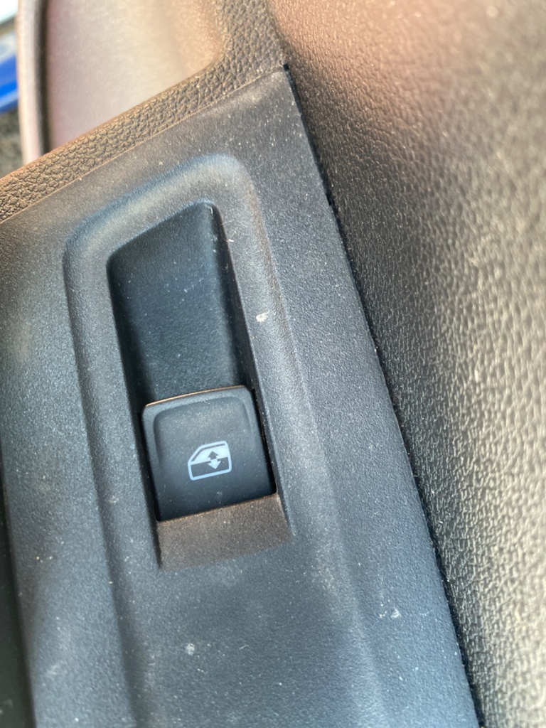 [EPE-110729] Pulsador elevalunas trasero derecho para Skoda Karoq 2021
