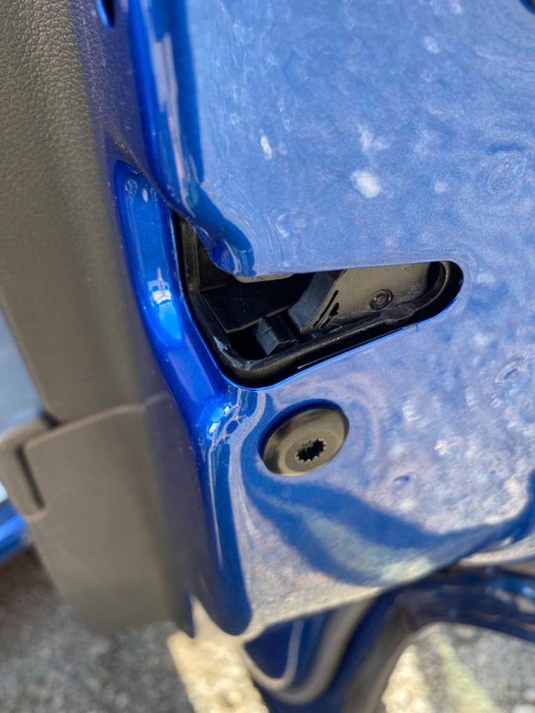 [EPE-110726] Solenoide de cierre centralizado puerta trasera derecha para Skoda Karoq 2021