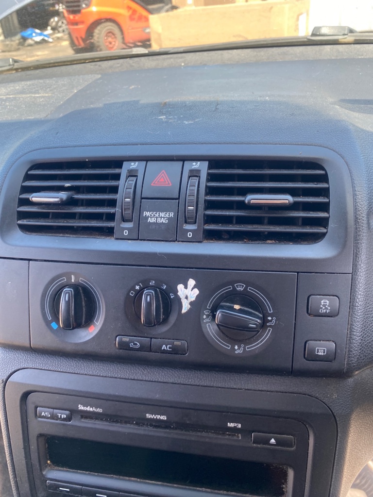 [EPE-111027] Salida de aire calefacción salpicadero para Skoda Fabia 1.2 TDI 2013