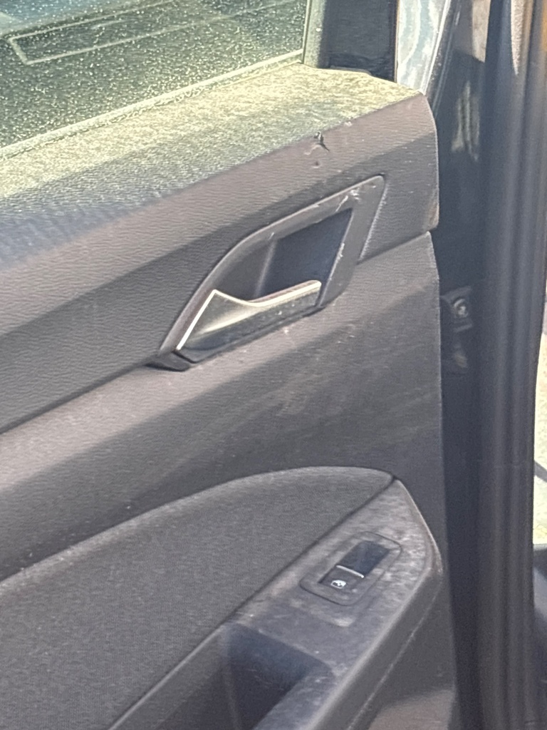 [EPE-111482] Tirador de puerta trasero interior izquierdo VW Golf 2023 Negro