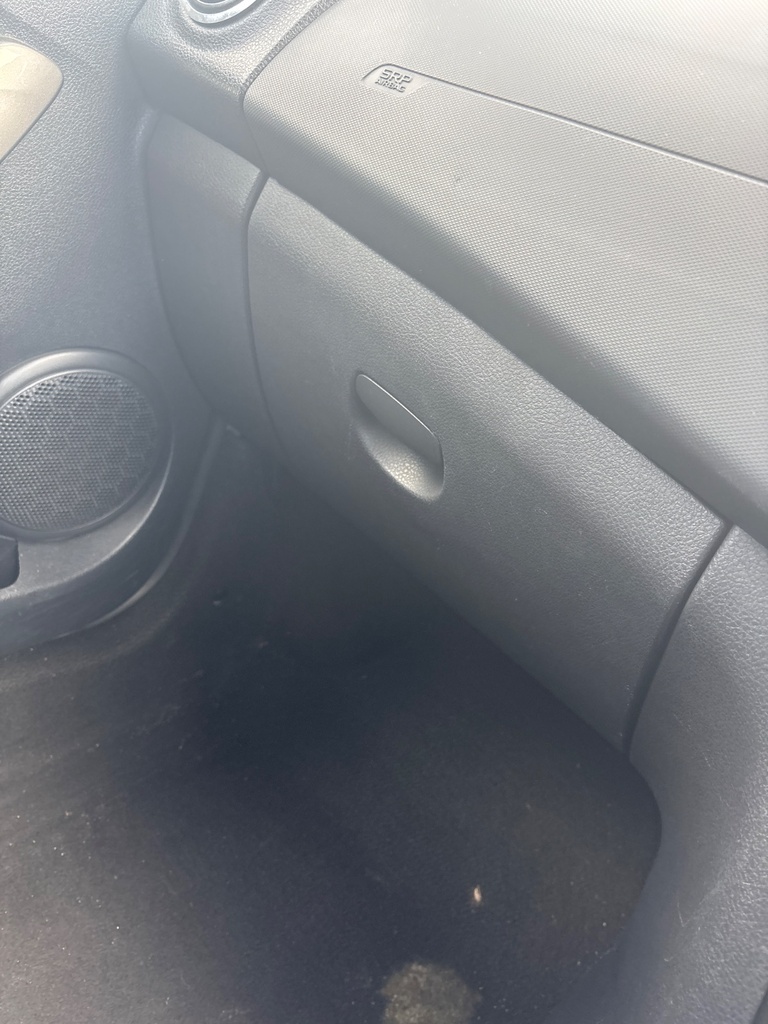 [EPE-111577] Montaje de la guantera 2014 Dacia Sandero 90 CV