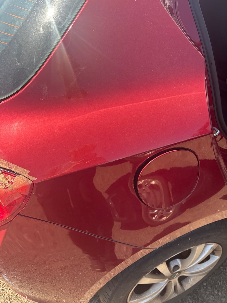 [EPE-111711] Tapa de combustible Alfa Romeo Giulietta 2010 106 rosso maranello
