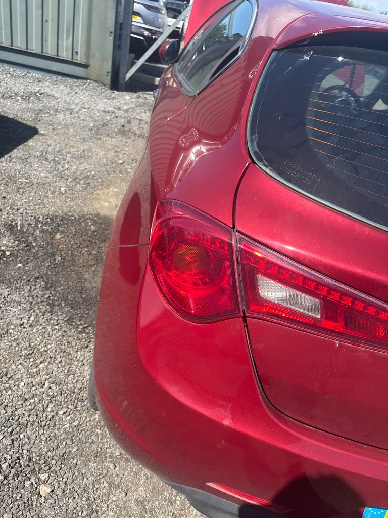 [EPE-111713] Piloto trasero izquierdo Alfa Romeo Giulietta 2010 1.6 Diésel 170 CV