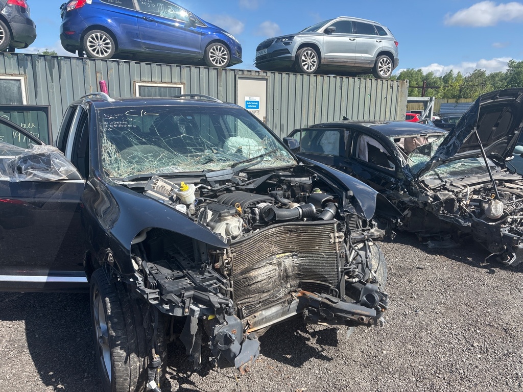 [EPE-112068] Cinturón de seguridad trasero Stalk Fila Central RH Porsche Cayenne 4.8 2008