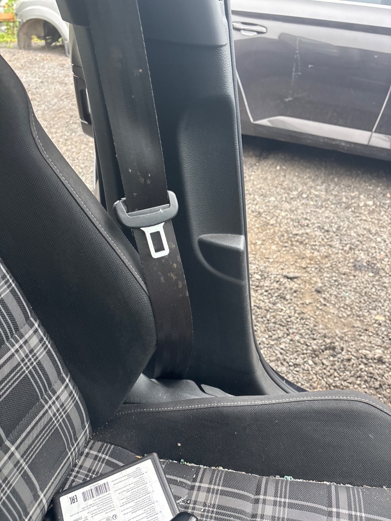 [EPE-112128] Embellecedor Pilar B Inferior Izquierdo para VW Golf 2016 GTD