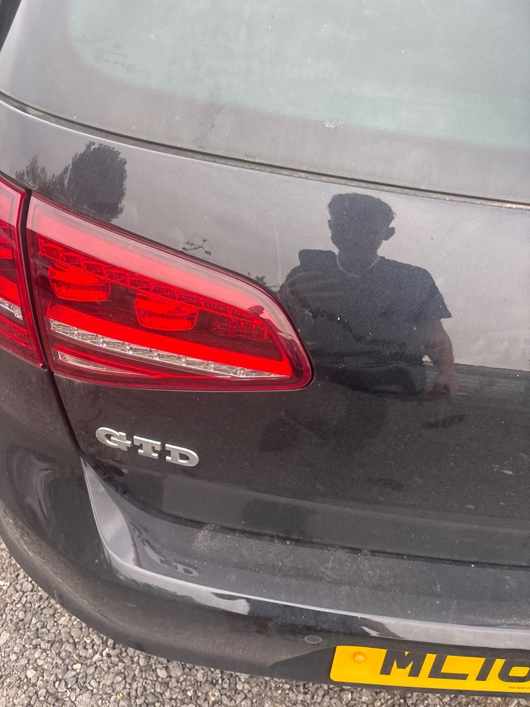 [EPE-112131] Piloto de portón trasero o maletero izquierdo 2016 VW Golf C9X black