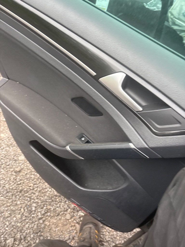 [EPE-112156] Elevalunas de puerta trasera izquierdo 2016 VW Golf C9X black