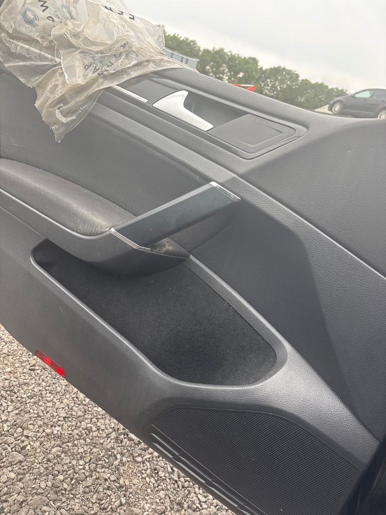 [EPE-112162] Regulador de cristal puerta delantera izquierda 2016 VW Golf C9X black