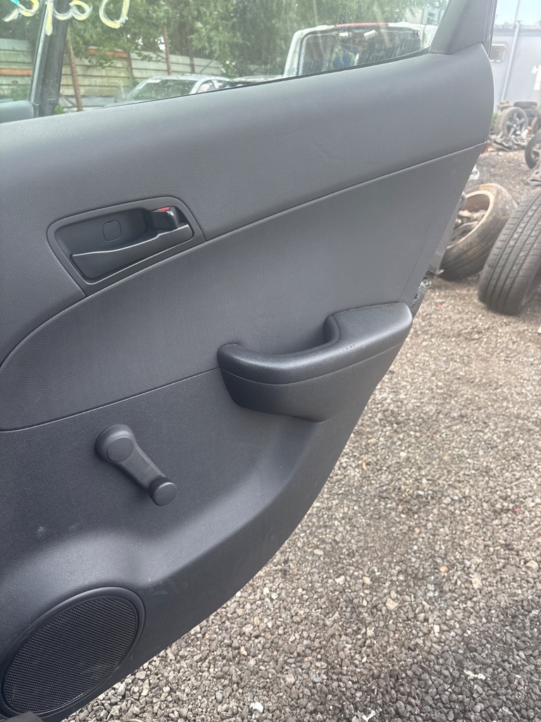 [EPE-112310] Panel interior puerta trasera derecha 2010 Hyundai i30 1.4