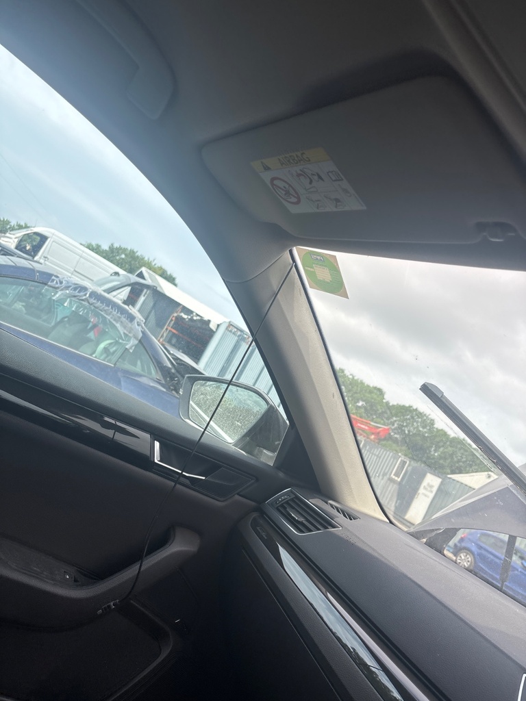 [EPE-112353] Pilar A Skoda Superb 2.0 TDI 2016