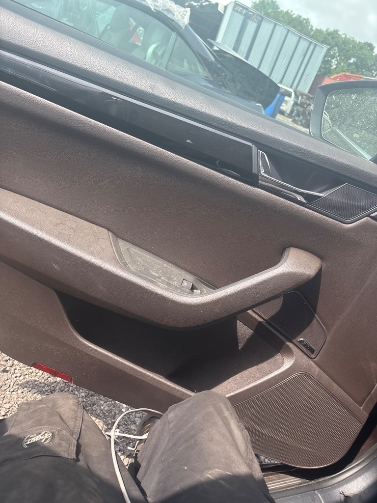 [EPE-112408] Regulador de cristal puerta delantera izquierda para Skoda Superb 2016 190 CV